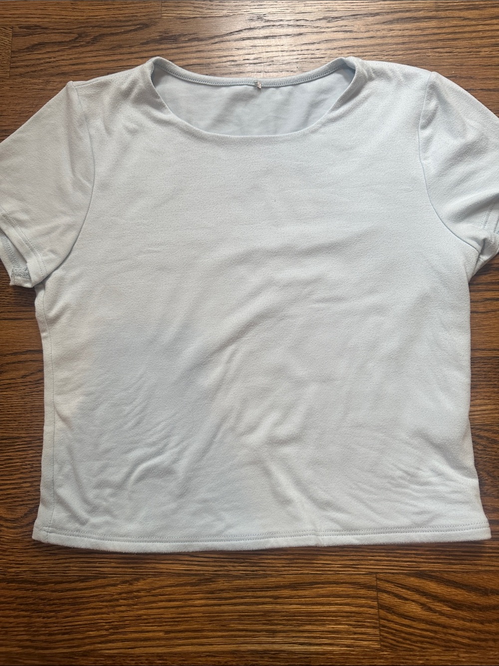Light Blue Women's Short Sleeve Crew Neck Top
Note: stain will come out
